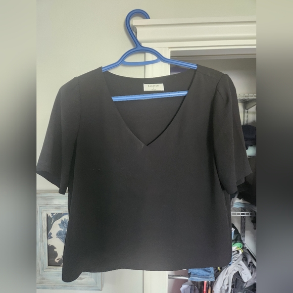 Aritzia Black Short Sleeve Tee - Picture 2 of 2